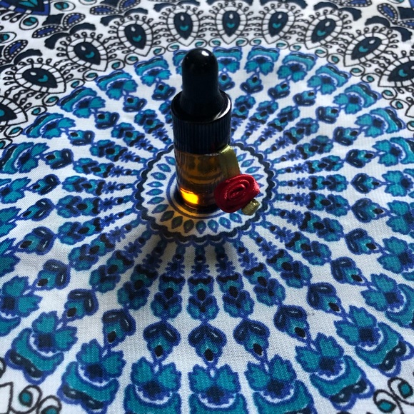 Stimulating Stress Relief Essential Oil Blend - Picture 6 of 13